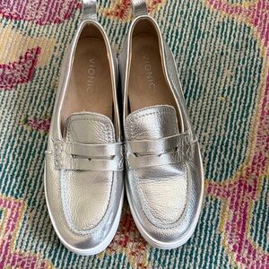 Vionic Metallic Silver Flats